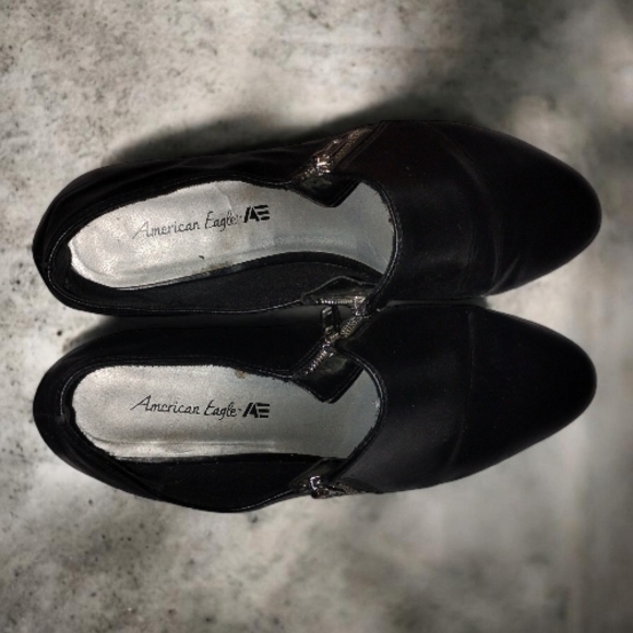 American Eagle Outfitters Shoes - American Eagle Outfitters Black Slip-On Pointed Toe Flats